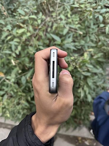 ломбард айклауд: IPhone Air, Б/у, < 16 ГБ, Jet Black, Зарядное устройство, 100 % — 5