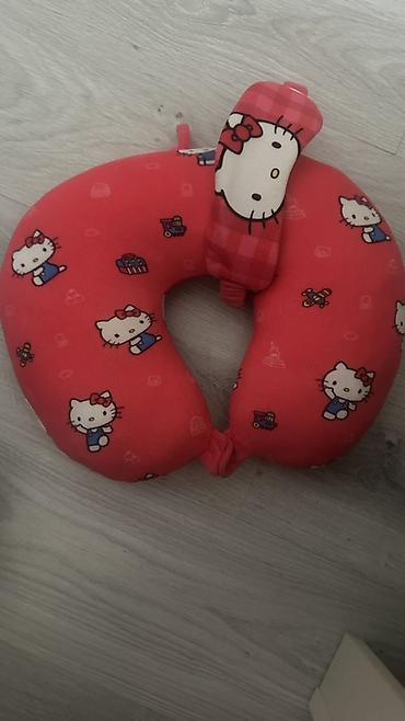 balis uzu: U-şəkilli boyun yastığı – Hello Kitty dizaynı Boyun yastigi ve yuxu — 1