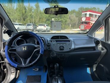 Honda: Honda Fit: 2010 г., 1.5 л, Автомат, Бензин, Хэтчбэк — 8