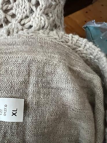 Kurtkalar: Jaketlər Benetton qız üçün jacket 8-10 yaş 5 AZN Oskosh qiz üçün göy -da lalafo.az — 14 Kurtkalar: Jaketlər Benetton qız üçün jacket 8-10 yaş 5 AZN Oskosh qiz üçün göy — 14