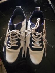 детские демисезонные жилетки: Uşaq və gənclər üçün geyim‑ayaqqabı dəsti - Ayaqqabı 1: Ağ, tünd