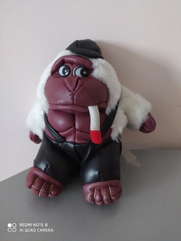 Oyuncaqlar: Biri 3 manat — 4