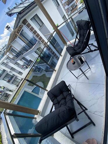 Bağ kresloları: Həm şezlonqlar həm də sehpa qatlana bilir, komfortludur, bağ evi — 14