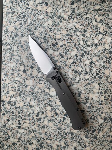 бронзовый нож: Продаю нож Benchmade bugout 535 Рукоять из титана, клинок из одной из