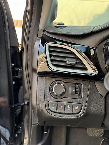 Chevrolet: Chevrolet Spark: 2019 г., 1 л, Вариатор, Бензин, Хэтчбэк — 18