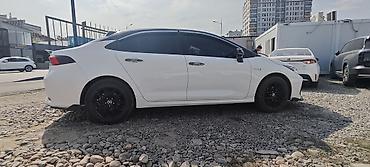 fit 2012: Toyota Corolla: 2021 г., 1.8 л, Робот, Гибрид, Седан — 4