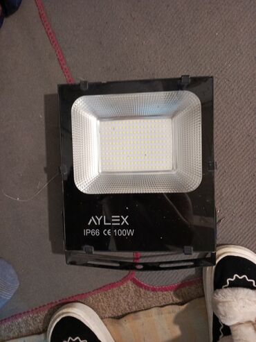Çilçıraqlar: AYLEX LED proyektor/floodlight - Güc: 100W - Korpus: qara, geniş