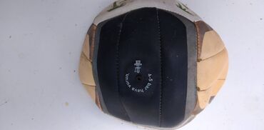Rekviziti za vežbanje: Lopte za fudbal br.5: Umbro, Derbi i Adidas i druge vest — 16