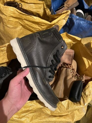 продаю в связи с переездом: Second Hand!!! Только оптом!!!Мужские кожаные ботинки с шнуровкой -