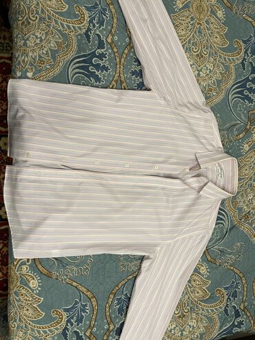 белая мужская рубашка с коротким рукавом: Көйнөк түсү - Кызгылт
