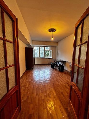 Продажа коттеджей и домов: Бишкек Продаётся 3-комнатная квартира. 📍 Район: пересечение ул at lalafo.kg — 4 Продажа коттеджей и домов: Бишкек Продаётся 3-комнатная квартира. 📍 Район: пересечение ул — 4