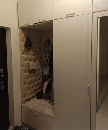 Komodlar: Açılan, 4 qapılı Düz dolab, Dəhliz dolabı