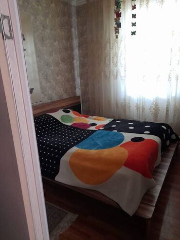 Uzunmüddətli kirayə mənzillər: 3-otaqlı mənzil kirayə verilir, 28 May m., 90 m² Her bir şeraiti var — 12