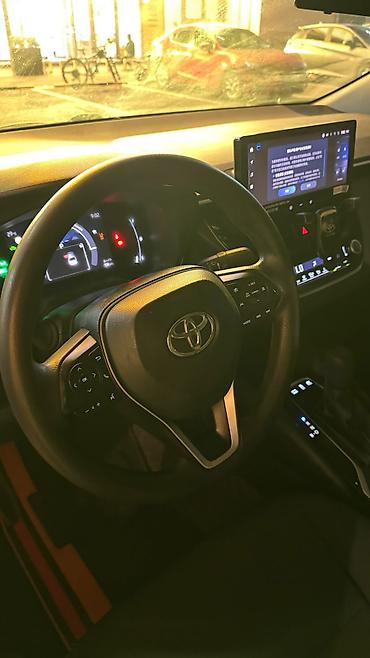 2023: Toyota Corolla: 2023 г., 1.8 л, Вариатор, Гибрид — 8
