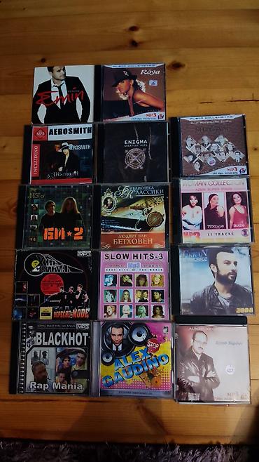 dvd r: Musiqi diskləri,bir ədədi 3.0 azn — 1
