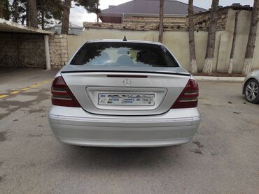 mercedes spirinter: Mercedes-Benz C 180: 2 l | 2000 il Sedan