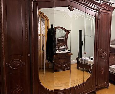 - Klassik üslubda iri qarderob - Material: tünd qəhvəyi rəngli massiv lalafo.az -da - Klassik üslubda iri qarderob - Material: tünd qəhvəyi rəngli massiv
