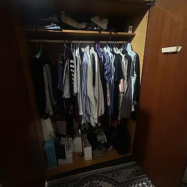sabalid agaci: İkiqapılı paltar dolabı - Material: taxta karkas, parlaq lak örtük - — 2
