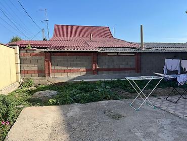 Недвижимость: Продаётся одноэтажный частный дом с благоустроенным двором. - — 4