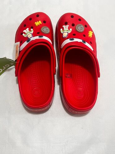 лоро пьяна: РАСПРОДАЖА ❗❗❗ Crocs McQueen ⚡ люкс качество 💯 цена 999 сом🎰 Размеры