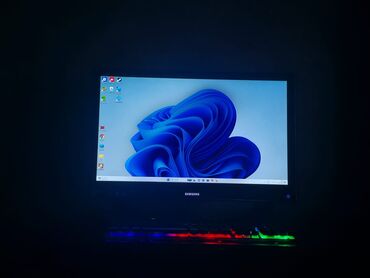 Комплектующие для ПК и ноутбуков: Bu, Windows 11 əməliyyat sistemi ilə işləyən və Samsung markalı