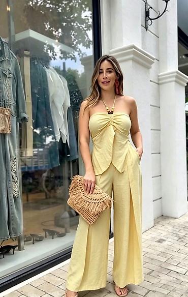 poslala: Ženski set – top bez bretela i široke pantalone
2999 din
S M L — 4