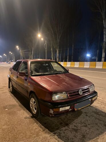 Volkswagen: Volkswagen Vento: 1991 г., 1.8 л, Механика, Бензин, Седан