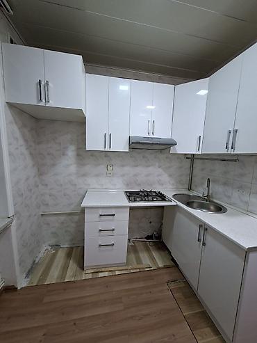 bakıda kreditle evler: 2 mərtəbəli binanın 1ci mərtəbəsi,qanuni 2 otaqlı,43kv+27kv artırma — 8