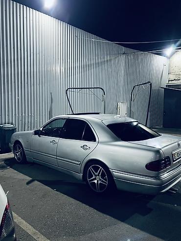 Mercedes-Benz E-Class: 1998 г., 4.3 л, Автомат, Бензин, Седан