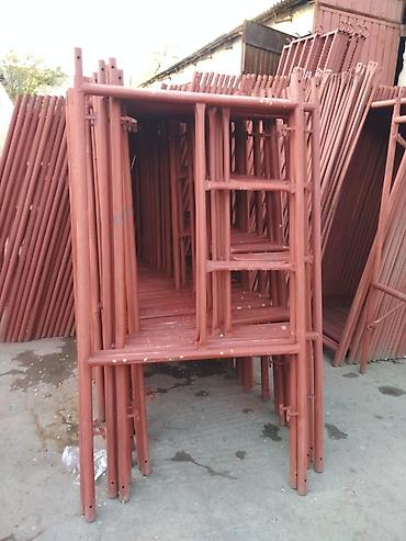 Строительные леса, стойки: Продажа строительных лесов и телескопических стоек любая количество — 10