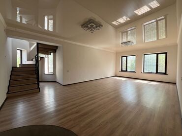 Продажа домов: Дом, 220 м², 9 комнат, Риэлтор, Евроремонт