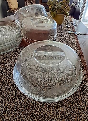 case za cizkejk prodaja: Zvono za torte kolače i peciva. Tacna je staklena prečnika 28 cm, a — 5