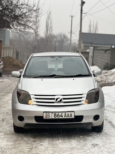 тойа: Toyota ist: 2002 г., 1.3 л, Автомат, Бензин, Хэтчбэк