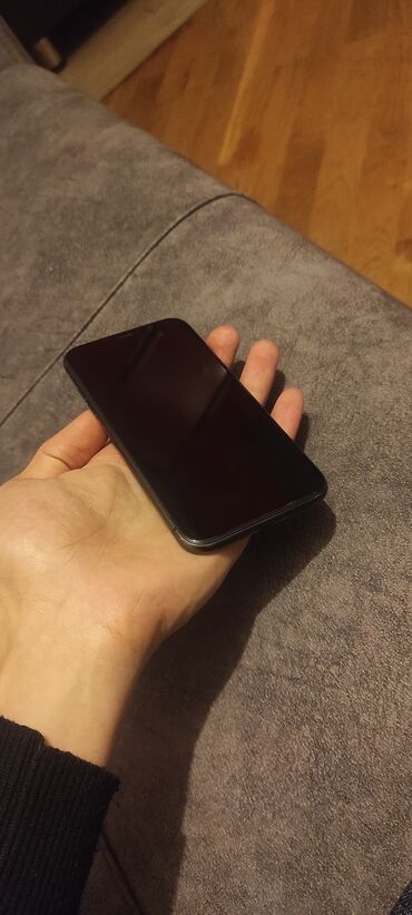 Apple iPhone: IPhone 11, 128 GB, Qara, Face ID — 1