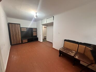 пол дома бишкек: 2 бөлмө, 44 кв. м, Хрущевка, 1 кабат, Эски ремонт