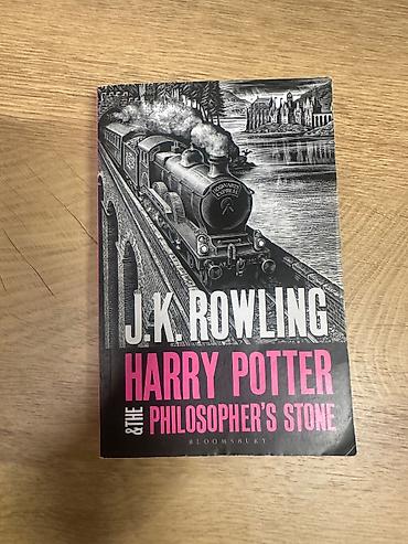 Məhsul: Kitab – “Harry Potter and the Philosopher’s Stone” Müəllif