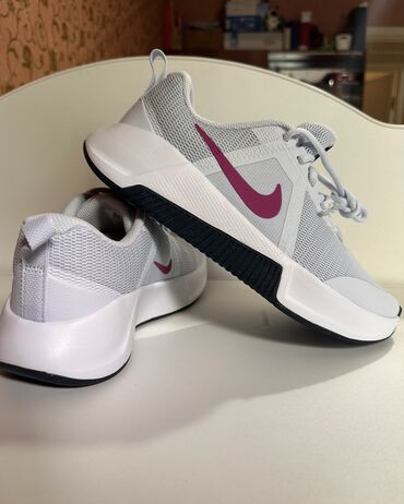 Кроссовки и спортивная обувь: Кроссовки, 39, Nike, Новый, цвет - Голубой, Самовывоз, Платная доставка