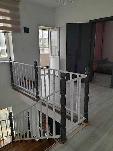 Продажа коттеджей и домов: Продается двухэтажный кирпичный дом с большим участком. 4,5 соток — 8