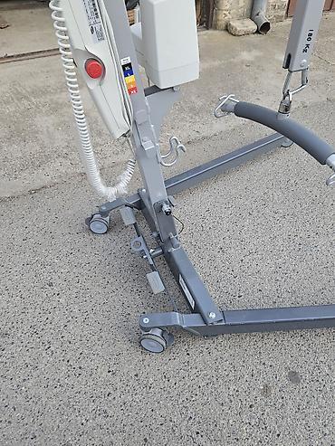 Medicinska oprema: Elektro-hidraulični pacijent lift Invacare sa remenom - Nosivost: do — 2