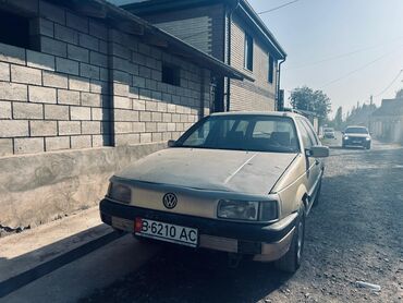 поперечный рейлинг: Volkswagen Passat Variant: 1990 г., Фургон