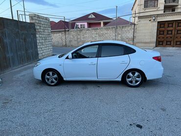 Hyundai: Hyundai Elantra: 2 l | 2008 il Sedan — 16