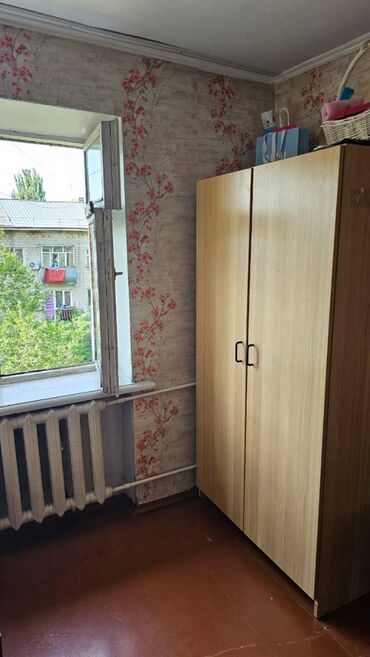 квартира бактуу долоноту: 2 бөлмө, 42 кв. м, Хрущевка, 4 кабат, Эски ремонт