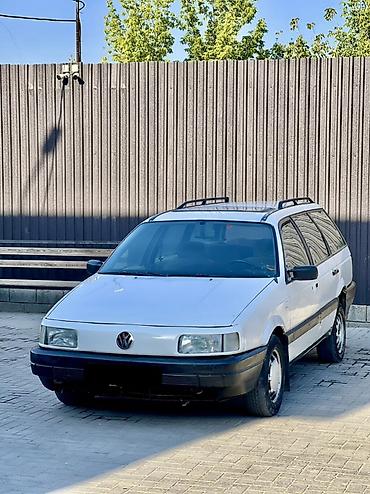 Volkswagen Passat: 1989 г., 1.8 л, Механика, Газ, Универсал