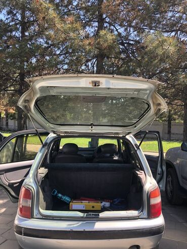 Nissan: Nissan March: 1996 г., 1 л, Механика, Бензин, Хэтчбэк — 8