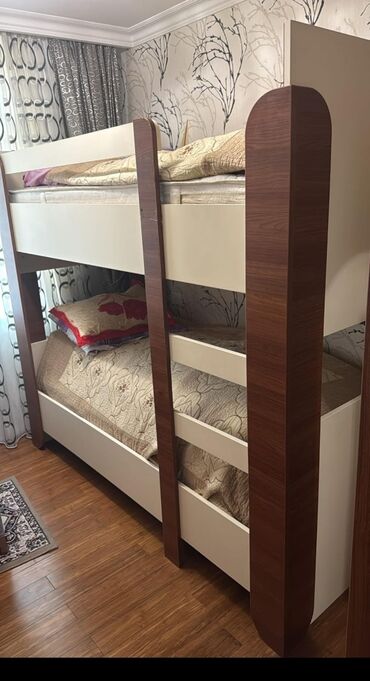 sumqayit corek zavodu: 2 mertebeli carpayi satilir. Her 2 matrasi var. *Qiymeti 120 Azn.*