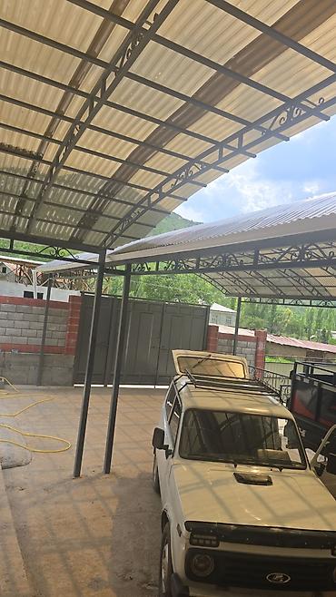 зонтик квадрат: Кованые металлокаркасы и навесы из поликарбоната/профлиста под заказ — 2