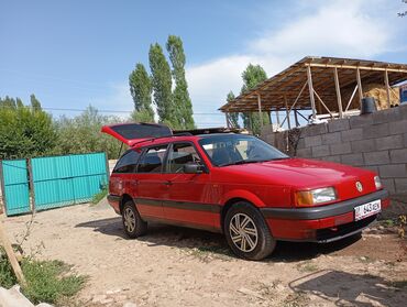 ауди уневерсал: Volkswagen Passat: 1993 г., 1.8 л, Механика, Бензин, Универсал