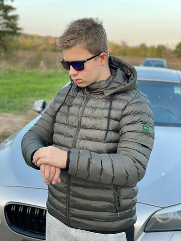 Zimske jakne: Hugo Boss muška jakna

Novo
Veličine s m l xl 2xl 3xl — 10