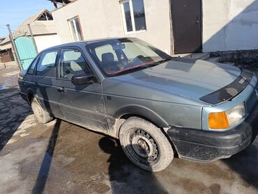 Volkswagen: Volkswagen Passat: 1988 г., 1.8 л, Механика, Бензин, Седан