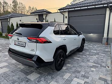 за неделю: Toyota RAV4: 2022 г., 2.5 л, Автомат, Гибрид, Кроссовер — 4